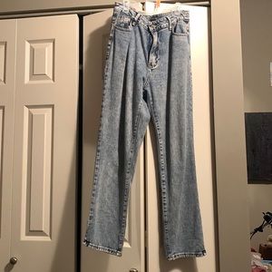 80’s style high waisted jeans